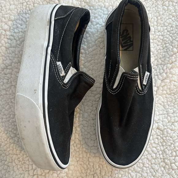 Vans Women's Black Slip-On Platform Shoes - Picture 2 of 8